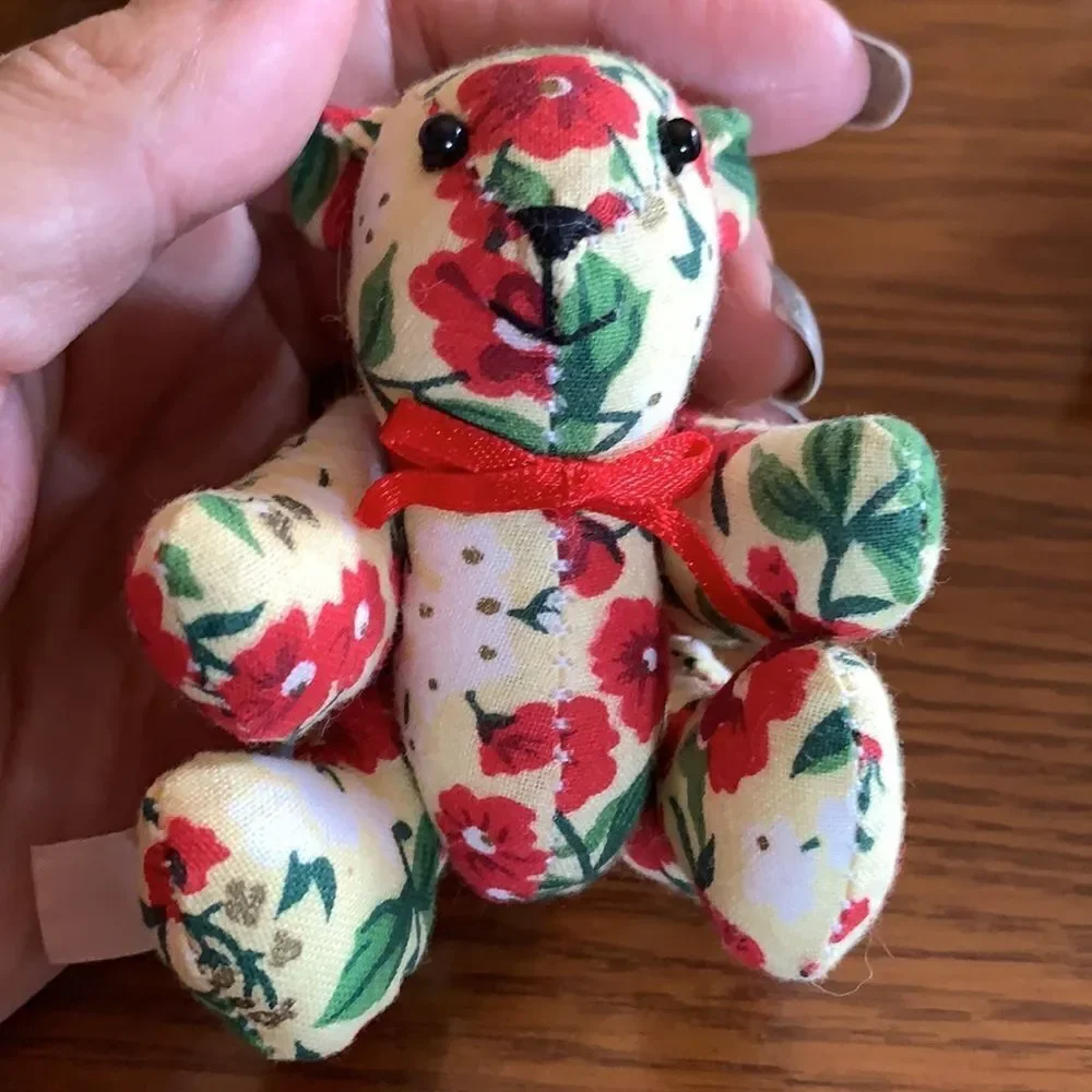 Lot of 4 small Christmas bear ornaments‎